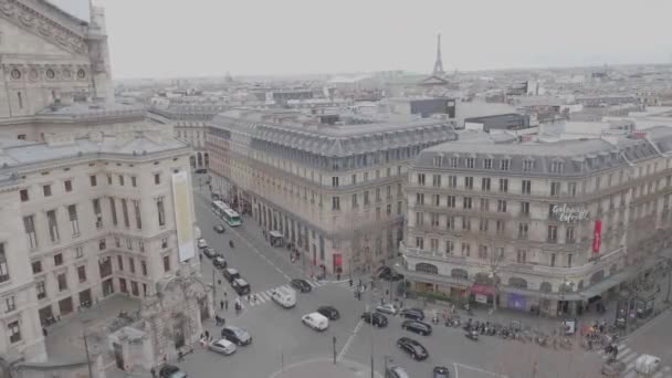Cityscape Του Παρισιού Γαλλία Τον Πύργο Του Άιφελ Στο Μακρινό — Αρχείο Βίντεο