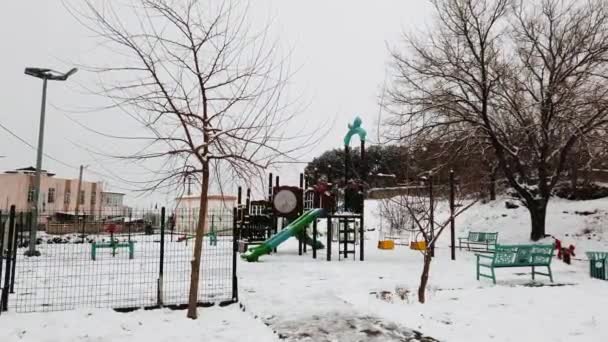 Handled Panning Shot Snow Fall Park Denizli Turkey Park Kids — Stockvideo