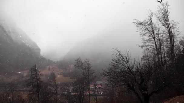 Mammoth Snowfall Covering Sceneries Lauterbrunnen Switzerland — стоковое видео