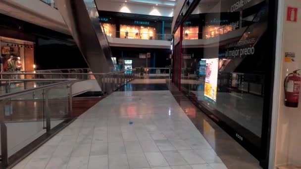 Pov Walking Back Empty Deserted Second Floor Cancelas Shopping Center — Stok Video