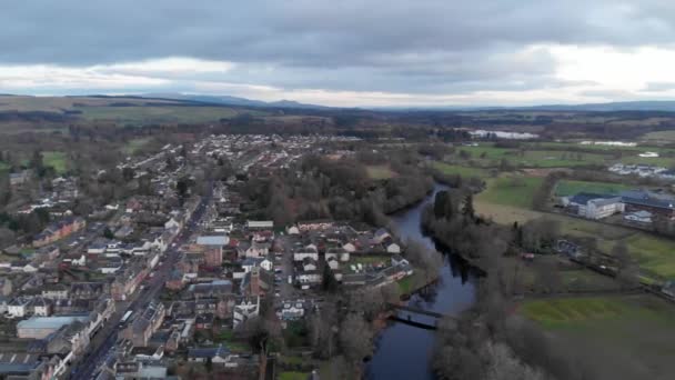 Drone Footage Panoramic View Town Callander River Teith Scotland Highlands — стоковое видео