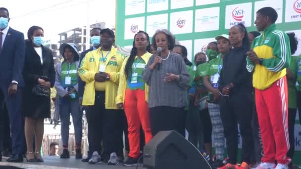 Presidente Etiopía Está Dando Discurso Ceremonia Maratónica Con Las Mujeres — Vídeos de Stock