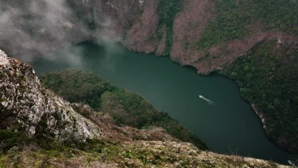 Aerial Båt Grijalva River Sumidero Canyon Chiapas Mexiko Spinning Skott — Stockvideo