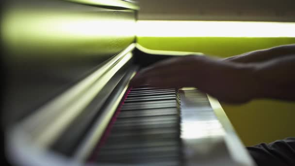 Pianist Playing Chopin Piece Piano Static Shot — Vídeo de Stock