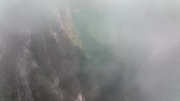 Aerial Sumidero Canyon Och Grijalva Floden Genom Moln Chiapas Mexiko — Stockvideo