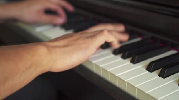 Increíble Filmación Del Pianista Tocando Una Pieza Rápida Piano Static — Vídeo de stock