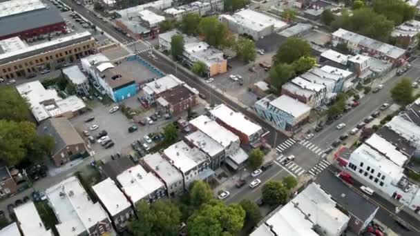 Main Street Carytown Richmond Virginia Usa Aerial View Panning Summer — стоковое видео