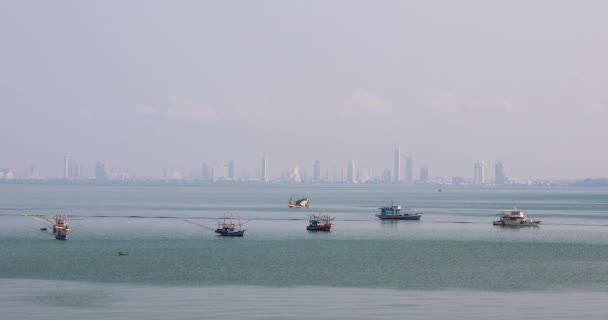 Thai Fishing Vessels City Skyline Background Pattaya Thailand — Stok Video