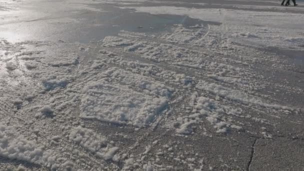 Pousser Lentement Sur Parking Glacé — Video