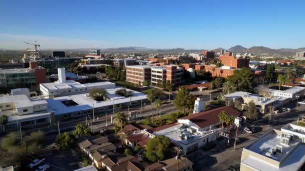 亚利桑那州图森市亚利桑那大学校区空中轨道 — 图库视频影像