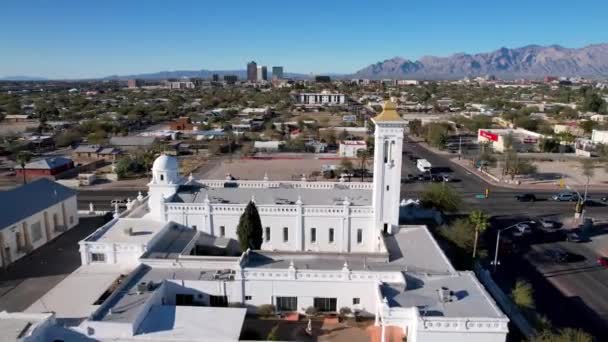 Εναέρια Πάνω Από Santa Cruz Καθολική Εκκλησία Στην Tucson Αριζόνα — Αρχείο Βίντεο