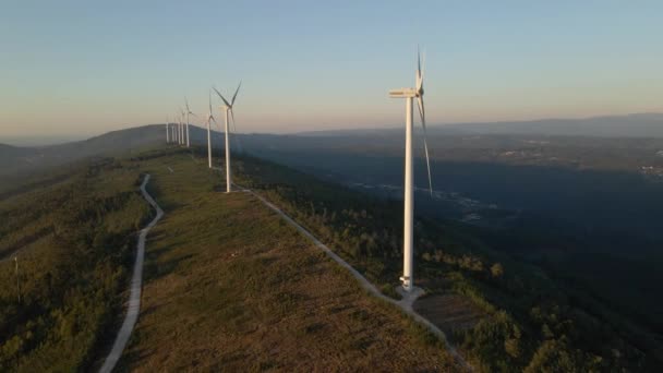 Parc Éolien Sommet Montagne Énergie Éolienne Produisant Électricité Énergie Propre — Video