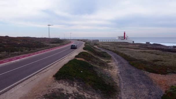 Vista Aérea Del Tráfico Costa Lisboa Faro Cabo Raso Nublado — Vídeos de Stock