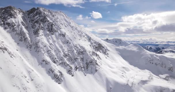 Mayflower Gulch Dağlarının Hava Görüntüsü Kışın Komutan — Stok video