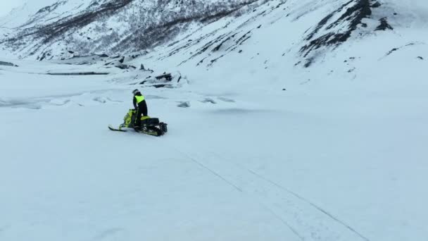 Schneemaschine Fährt Auf Einem Gletscher Girdwood Alaska — Stockvideo