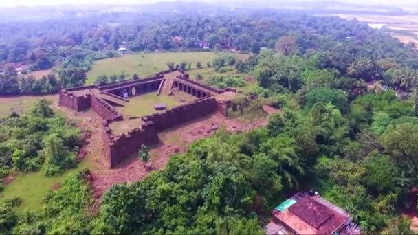 Drönare Flyger Över Det Historiska Fortet Corjuem Dagen Goa Indien — Stockvideo