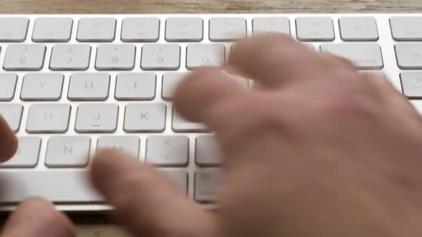 Pov Escribiendo Teclado Manzana Magia Primer Plano Con Movimiento Cámara — Vídeos de Stock