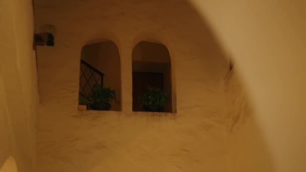 Old Italian Town Building Arched Windows Dusk — Stockvideo