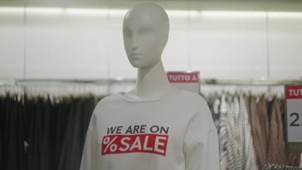 Maniquí Venta Publicidad Temporada Exhibición Una Tienda Ropa — Vídeos de Stock