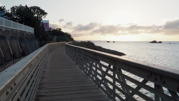 Railway Bridge Walkers Cross Other Side Trail Look Boats Horizon — 비디오