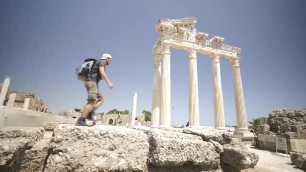 Ausflügler Erkunden Apollo Nebenstadt Theater Türkei — Stockvideo