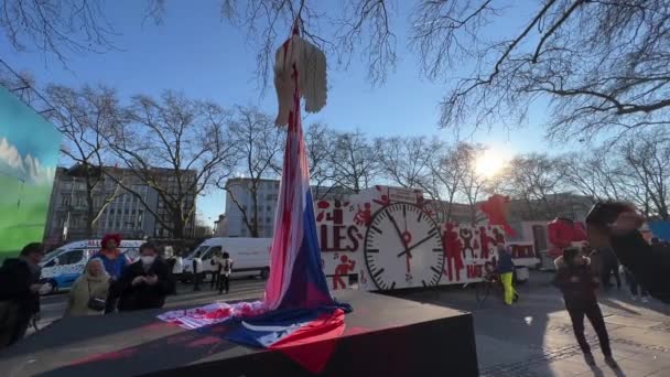 Float Peace Dove Skewered Russian Flag Because War Ukraine Carnival — Vídeo de Stock