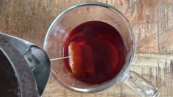 Adding More Hot Water Black Tea — Vídeo de Stock