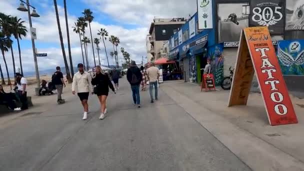 Walking Venice Beach California — ストック動画