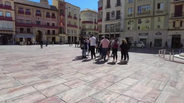 Grupo Pessoas Meio Praça Plaza Constitucion Málaga Belos Edifícios Antigos — Vídeo de Stock