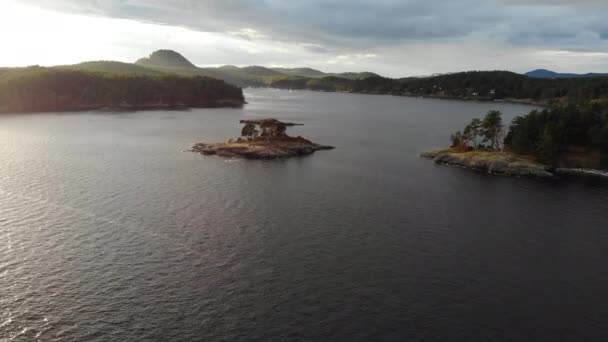 Filmaufnahmen Aus Der Luft Von Reid Harbor Und Den Klatschinseln — Stockvideo