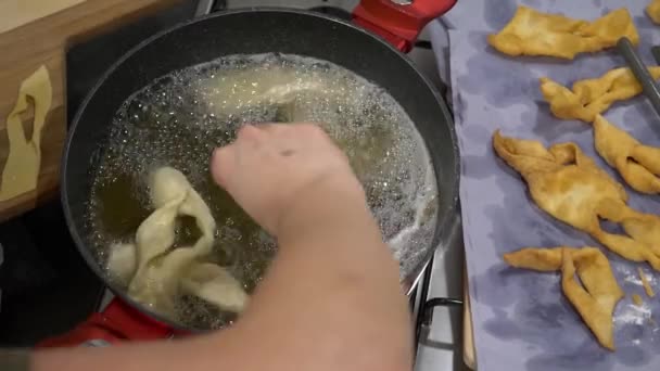 Angel Wings Woman Cooking Deep Fried Twisted Dough Faworki Fat — Stock Video