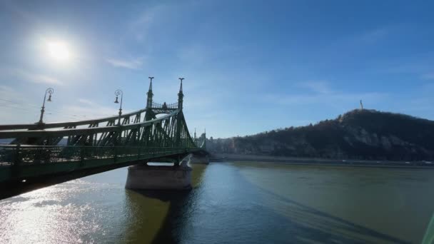 ブダペスト ハンガリーのブダからペストへの橋 — ストック動画