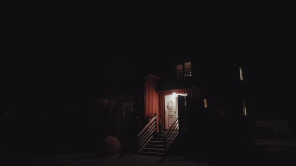 Ominous Door Closing Late Night Red House Villa Coming Home — Stock Video