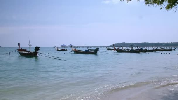 Połów Łódka Wybrzeża Oceanu Phuket Tajlandia — Wideo stockowe