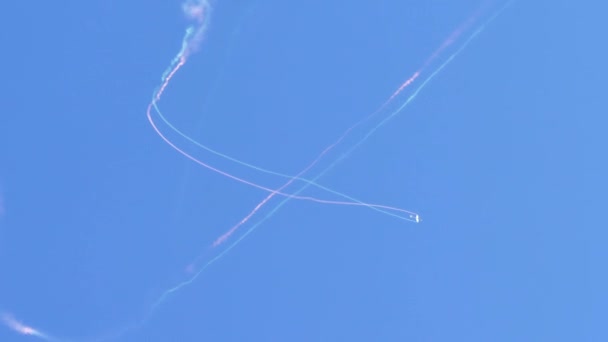 Aerobatic Air Show Color Smoke Trails Blue Clear Sky Swift — Wideo stockowe