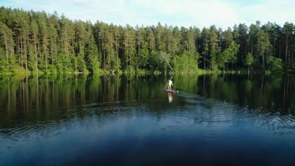 Aerial Drone Camera Footage Young Beautiful Caucasian Woman Floating Stand — Video