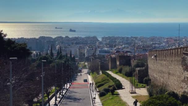 Thessaloniki Greece Viewpoint City Overlooking Water Mountains — Stockvideo