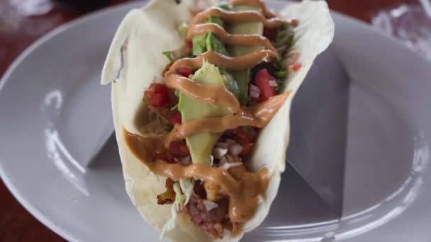 Čerstvé Rybí Taco Podávané Avokádem Salsou Mazatln Sinaloa Mexiko Typické — Stock video