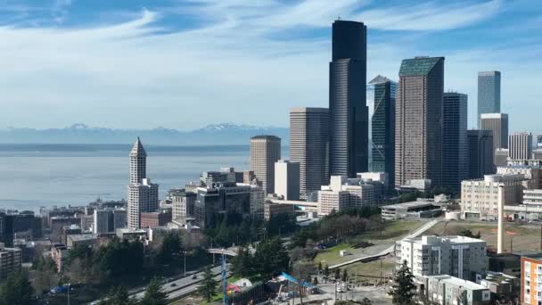 Cinematic Flygdrönare Bilder First Hill Yesler Terrace Smith Tower Harborview — Stockvideo