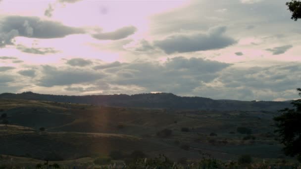 Wolken Bewegen Zich Agavevelden Tussen Bergen Van Tequila Jalisco Mexico — Stockvideo