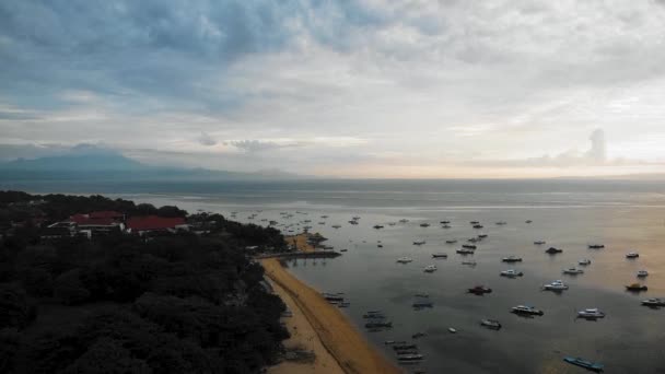 Piękne Zdjęcia Dronów Plaży Sanur Bali Nagranie Nakręcono Czasie Wschodu — Wideo stockowe