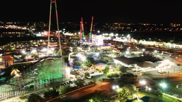 Aerial Circling Shot Illuminated Amusement Park Old Town Kissimmee — Stockvideo