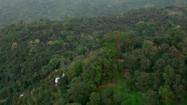 Latać Nad Gęstym Tropikalnym Krajobrazem Lasów Tropikalnych Górach Tajlandii — Wideo stockowe