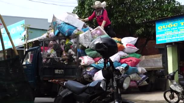 越南农村的垃圾回收 — 图库视频影像