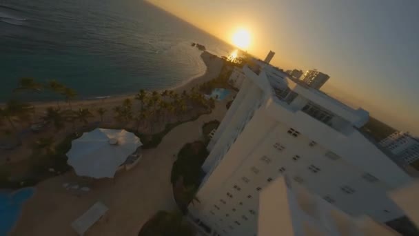 Drone Fly Aan Het Strand Hotels Exclusieve Resorts Playa Hemingway — Stockvideo