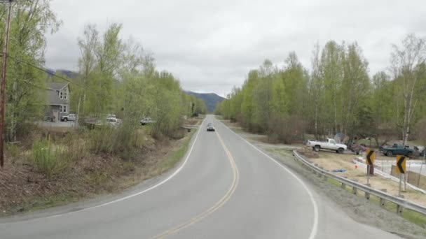 Mavic Pro Footage Biker Riding Golden Nugget Triathlon Alaska — Stock video