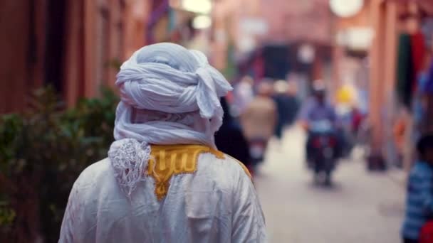 Saharian Man Walking Street Morocco — Stock video