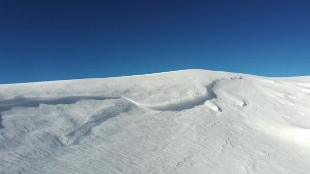 Snow Top Mountain Sunny Day Aerial Shot — ストック動画