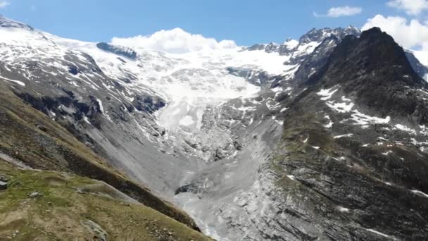 Aerial Flyover Ferpecle Glacier Valais Switzerland Sunny Summer Day Revealing — Vídeos de Stock