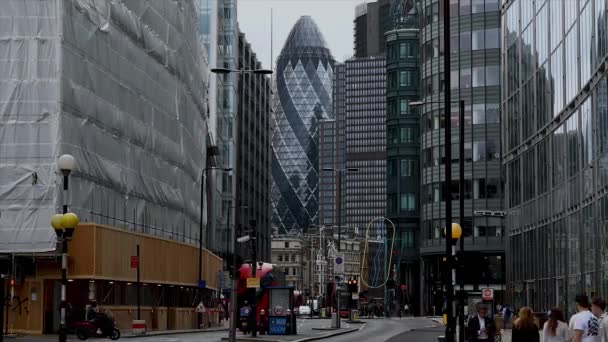 Busy Liverpool Street Looking Gherkin London United Kingdom — стоковое видео